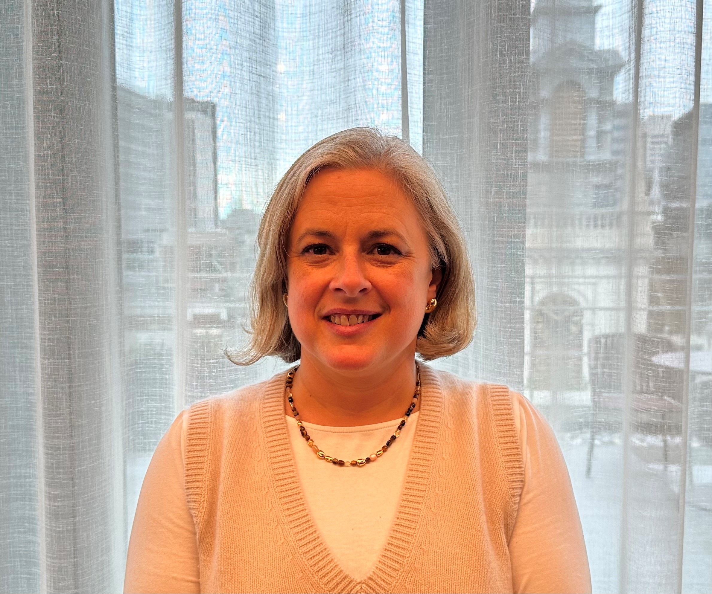 Charlotte Lamb headshot