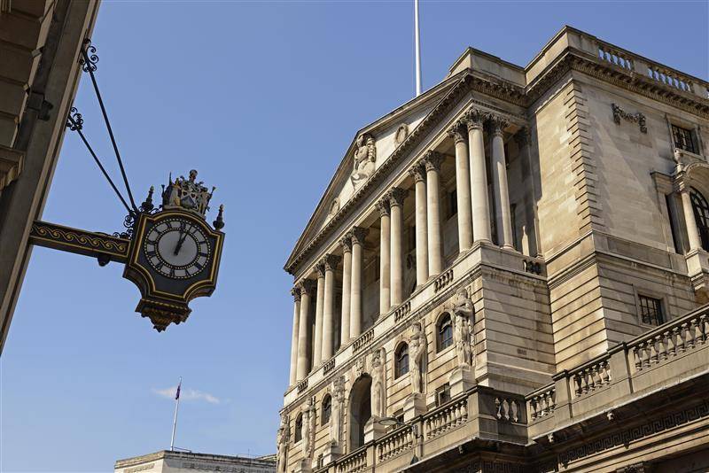 The front of the Bank of England building in London's Threadneedle Street