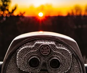 Telescope facing sunshine 