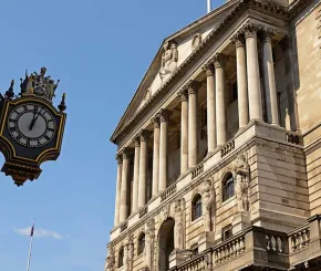 Image of Bank of England against a backdrop of clear blue sky