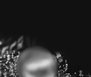 christmas_bauble_bw.jpg