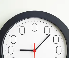 clock_shutterstock_623344097.jpg