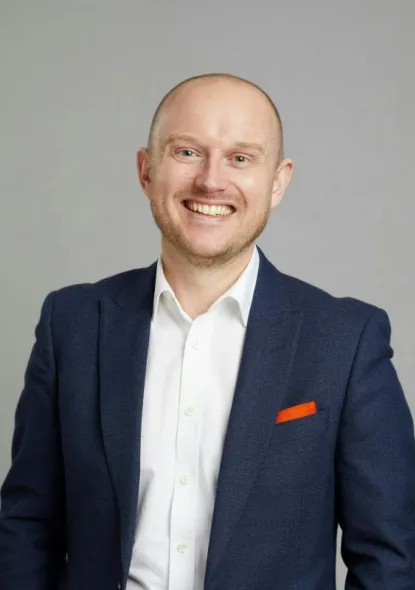 Adrian Punaks
